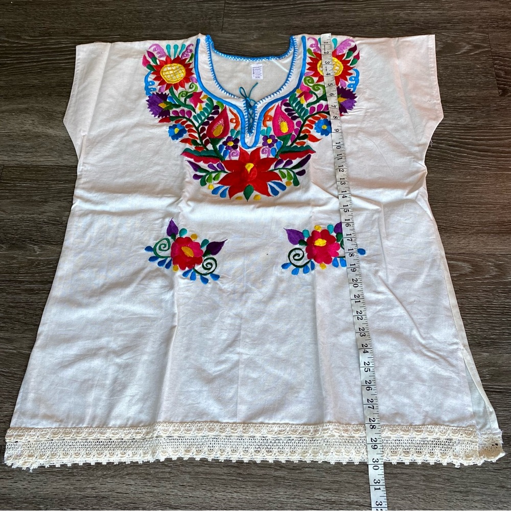 Embroidered Mexican Blouse/ Blusa Mexicana